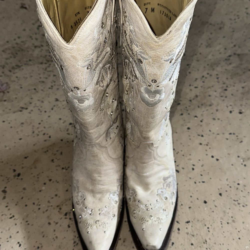 Corral Boots Size 7